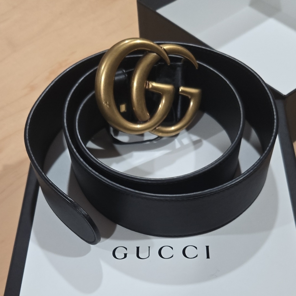Gucci Black Leather Beltwith Gold Accents